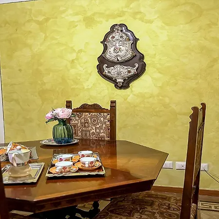 Casa Di Olga - Historical Inside The Walls شقة لوكا